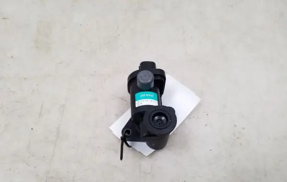 Subaru Legacy Valve 