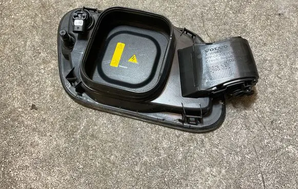 Volvo XC40 Electric car charge socket cover 32357683