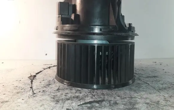 Ford Focus Heater fan/blower 1736007104
