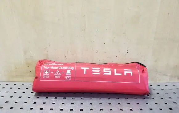 Tesla Model S First aid kit 