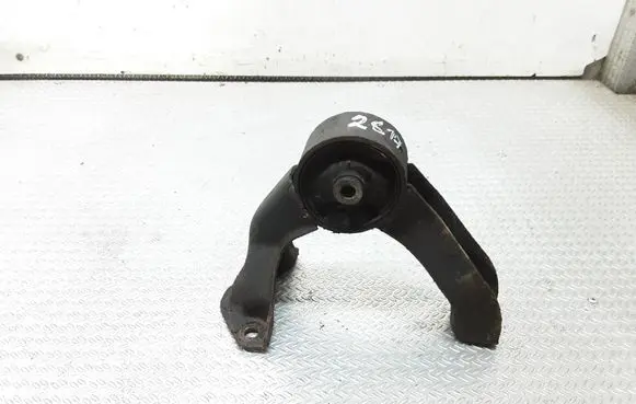 Mitsubishi Lancer VIII Engine mount bracket