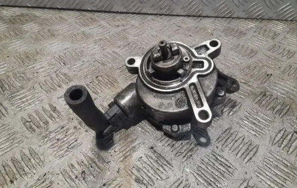 Volvo XC90 Vacuum pump 08699237