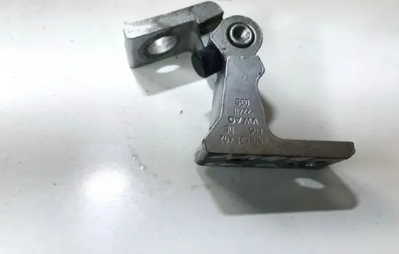 Volkswagen Cross Polo Rear door lower hinge 7n0831402