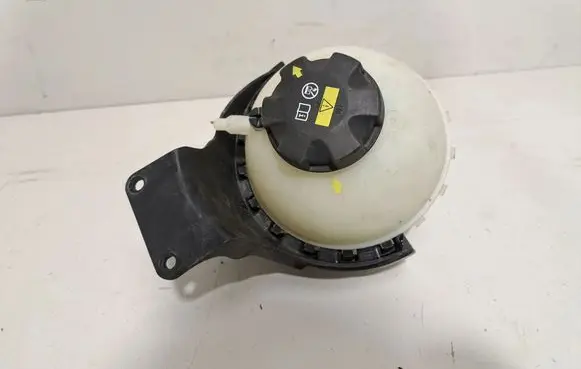 BMW i8 Coolant expansion tank/reservoir 7642159 7640831
