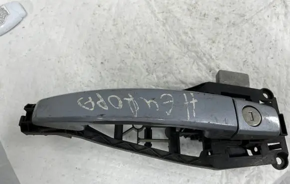 Opel Astra H Front door exterior handle