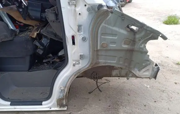 Volkswagen Crafter Front quarter panel 
