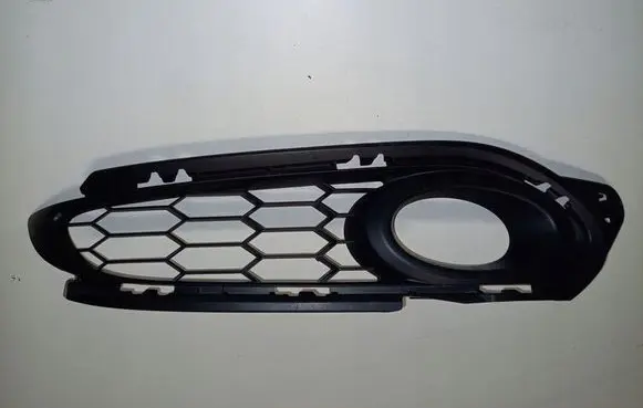 Honda HR-V Front fog light trim/grill 71106T8KG000