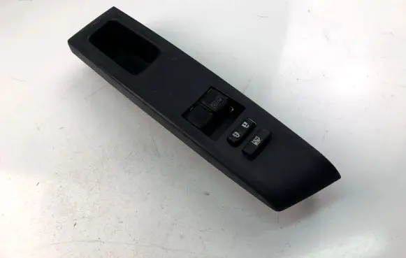 Toyota Yaris Electric window control switch 742320D330