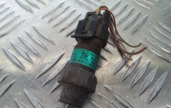Renault Megane I Air conditioning (A/C) pressure sensor BLT914830 7700837219
