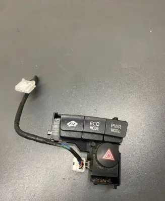 Toyota Prius (XW30) Hazard light switch 75D808