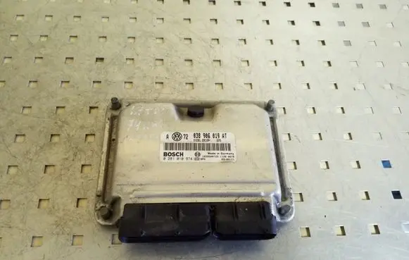 Volkswagen Golf IV Engine control unit/module 038906019AT 0281010974