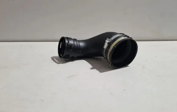 Maserati Ghibli Intercooler hose/pipe 670003845