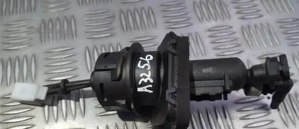 Ford Focus Clutch master cylinder