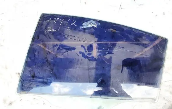 Mazda 3 I Rear door window glass