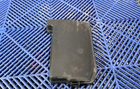 Toyota Prius (XW30) Fuse box cover 8266247150