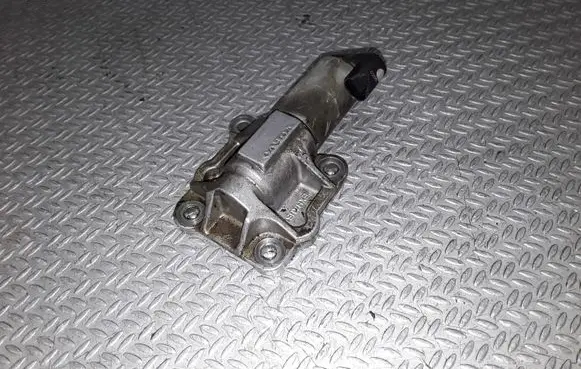 Volvo S60 Camshaft vanos timing valve 8670422