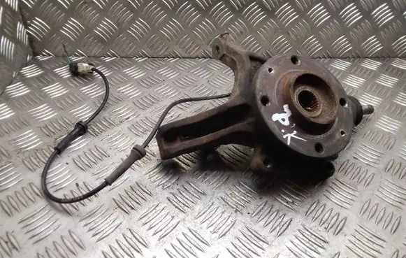 Citroen C4 I Front wheel hub