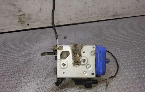 Audi A8 S8 D2 4D Rear door lock 4D0839016D