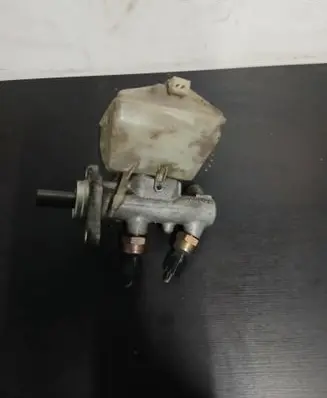 Volvo XC90 Master brake cylinder 8683272