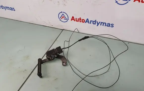 Headlight/headlamp level sensor