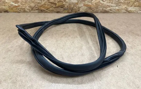 KIA Niro Rubber seal rear door 