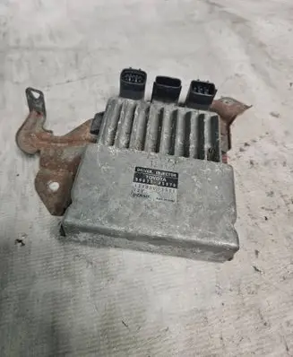 Toyota Avensis T250 Fuel injection control unit/module 8987120070 1310001371