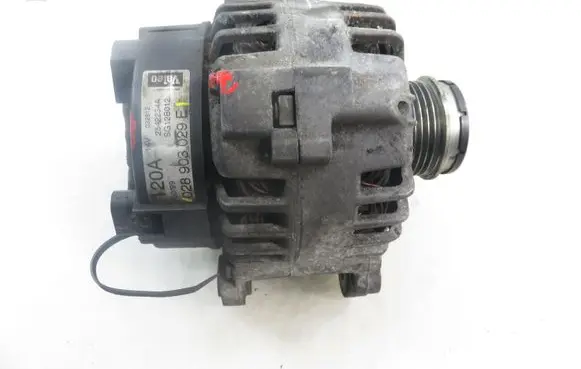 Volkswagen PASSAT B5 Generator/alternator 028903029E