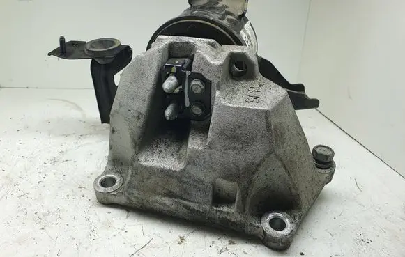 KIA Sorento Engine mount bracket 7830C5400