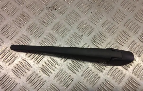 Mitsubishi Outlander Rear wiper blade arm
