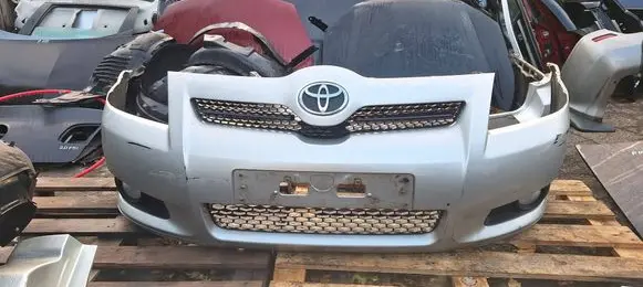Toyota Corolla Verso AR10 Front bumper