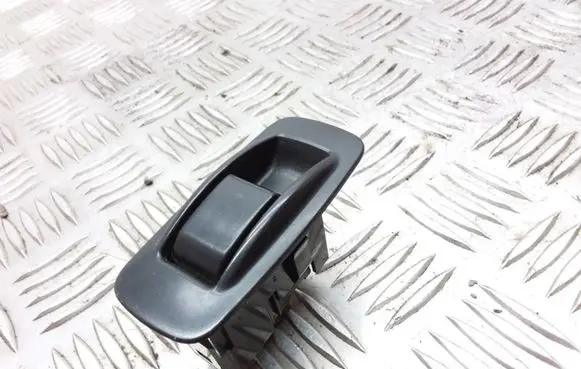 Toyota Corolla Verso AR10 Electric window control switch 848100F010