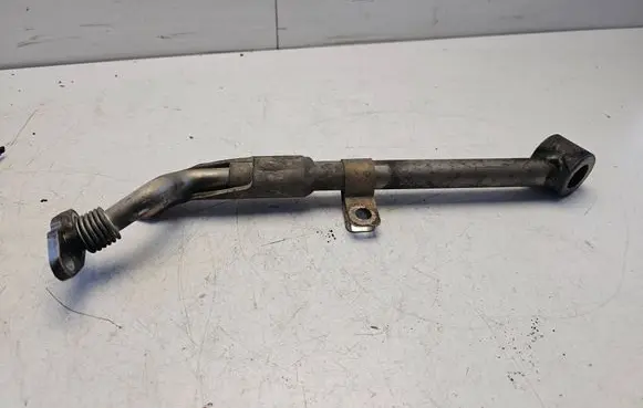 Volkswagen Caddy Turbo turbocharger oiling pipe/hose 03L145736D