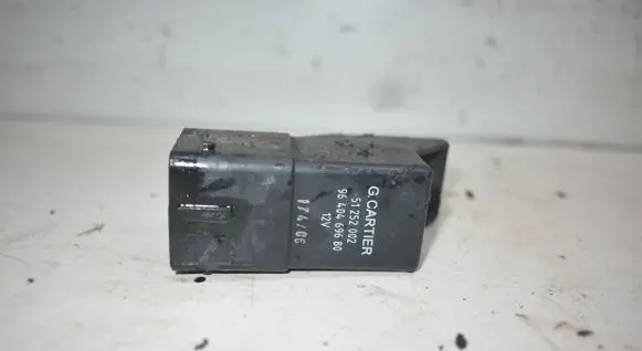 Citroen C4 I Glow plug pre-heat relay 9640469680