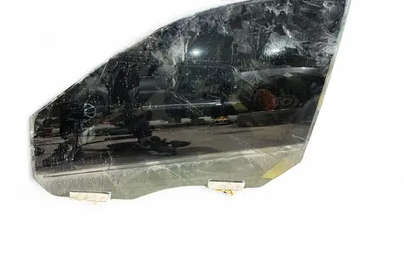 Dodge Durango III Front door window glass four-door