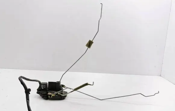 KIA Carens I Front door lock