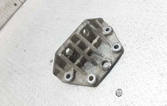 Chrysler 300M Gearbox mounting bracket 4725363AB