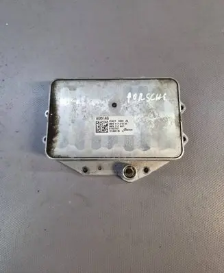 Porsche Cayenne (9Y0 9Y3) Engine oil radiator 06M117015M 8142747