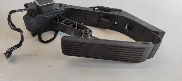 Mercedes-Benz C W203 Accelerator throttle pedal 0025421918