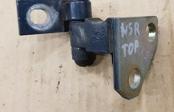 Volkswagen PASSAT B7 Rear door upper hinge 3C4833401A