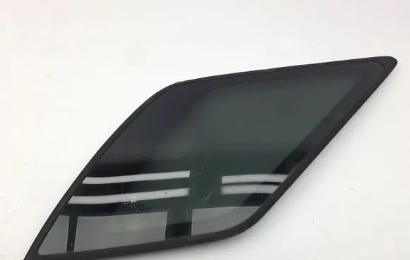 KIA Sorento Rear side window