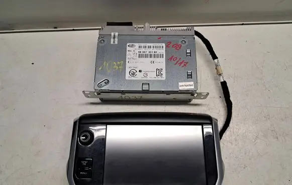 Peugeot 2008 I Screen/display/small screen 9805301780 9806730180