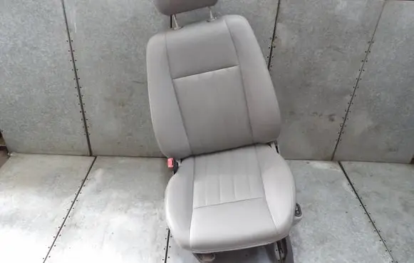 Jeep Cherokee III KJ Front driver seat 