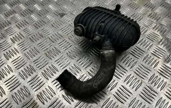 Audi A6 S6 C6 4F Vacuum air tank 8E0129955B 4F0145832B