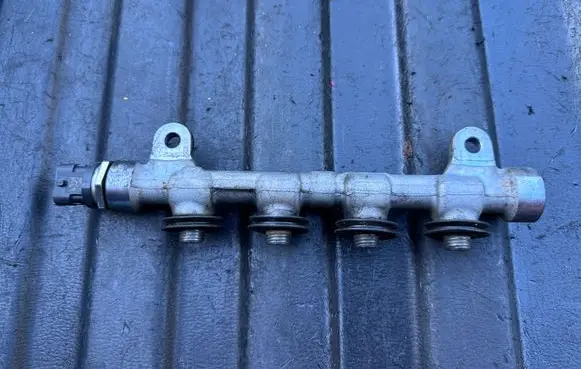 Fuel main line pipe