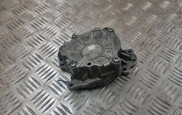 Audi A4 S4 B8 8K Vacuum pump 03L145100