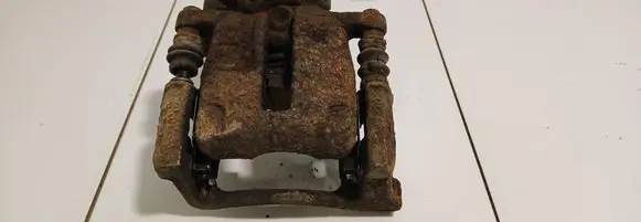 Volkswagen PASSAT B7 Rear brake caliper