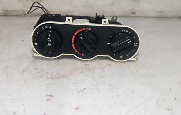 Mercedes-Benz Sprinter W901 W902 W903 W904 Climate control unit 12248958