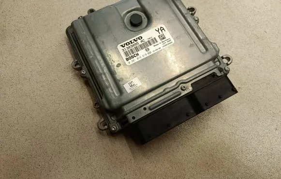 Volvo V70 Engine control unit/module 31303095AC 1039S30929 0281016616