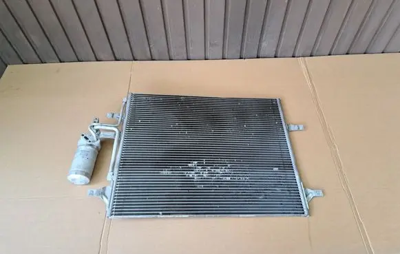 Volvo V60 Coolant radiator 31332027