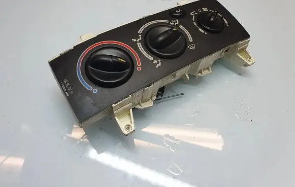 Renault Megane I Climate control unit 663391J 102043